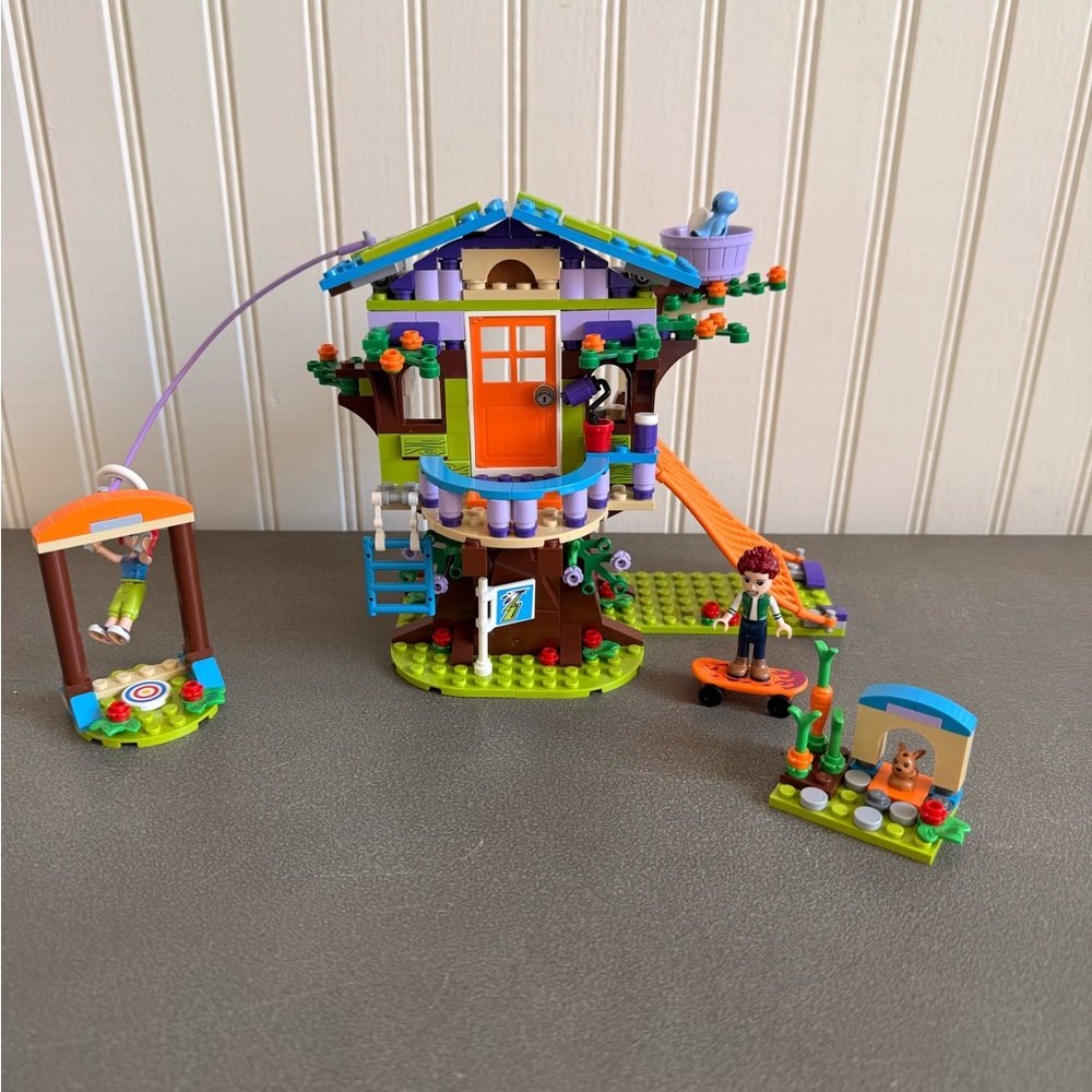 Lego Friends Mia’s Treehouse, 41335